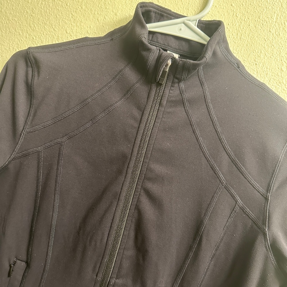Southern Athletica Cropped Contour Jacket in Black Size 2 - Picture 3 of 13